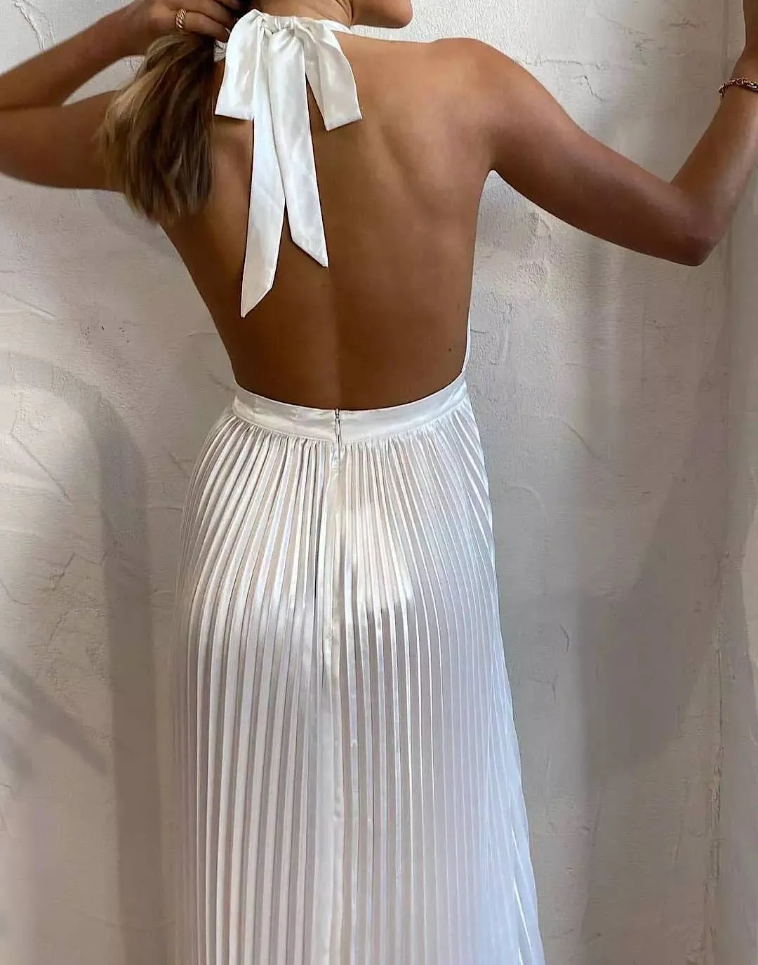 Backless Pleated Flowy Dress