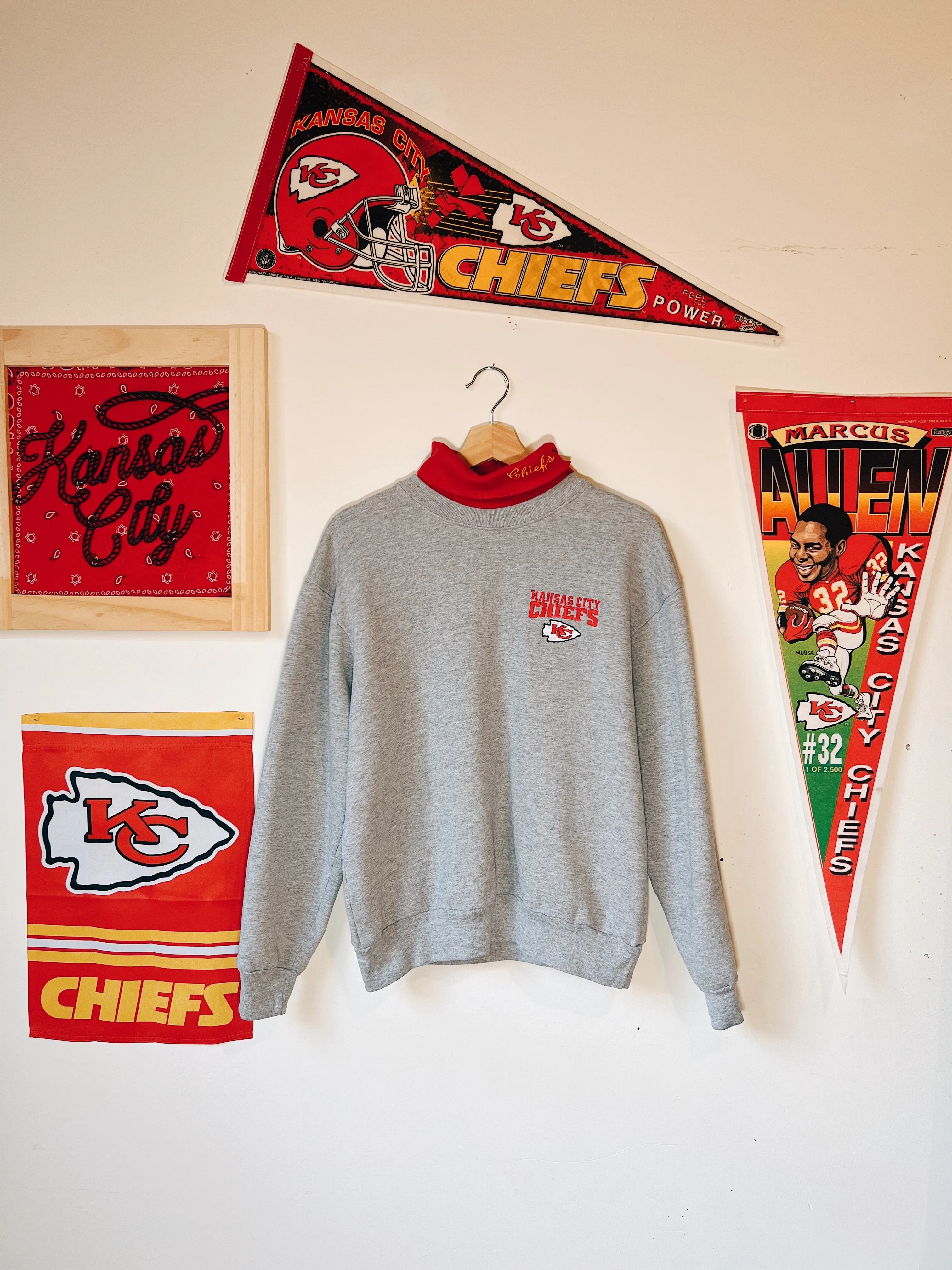 CHIEFS TURTLENECK