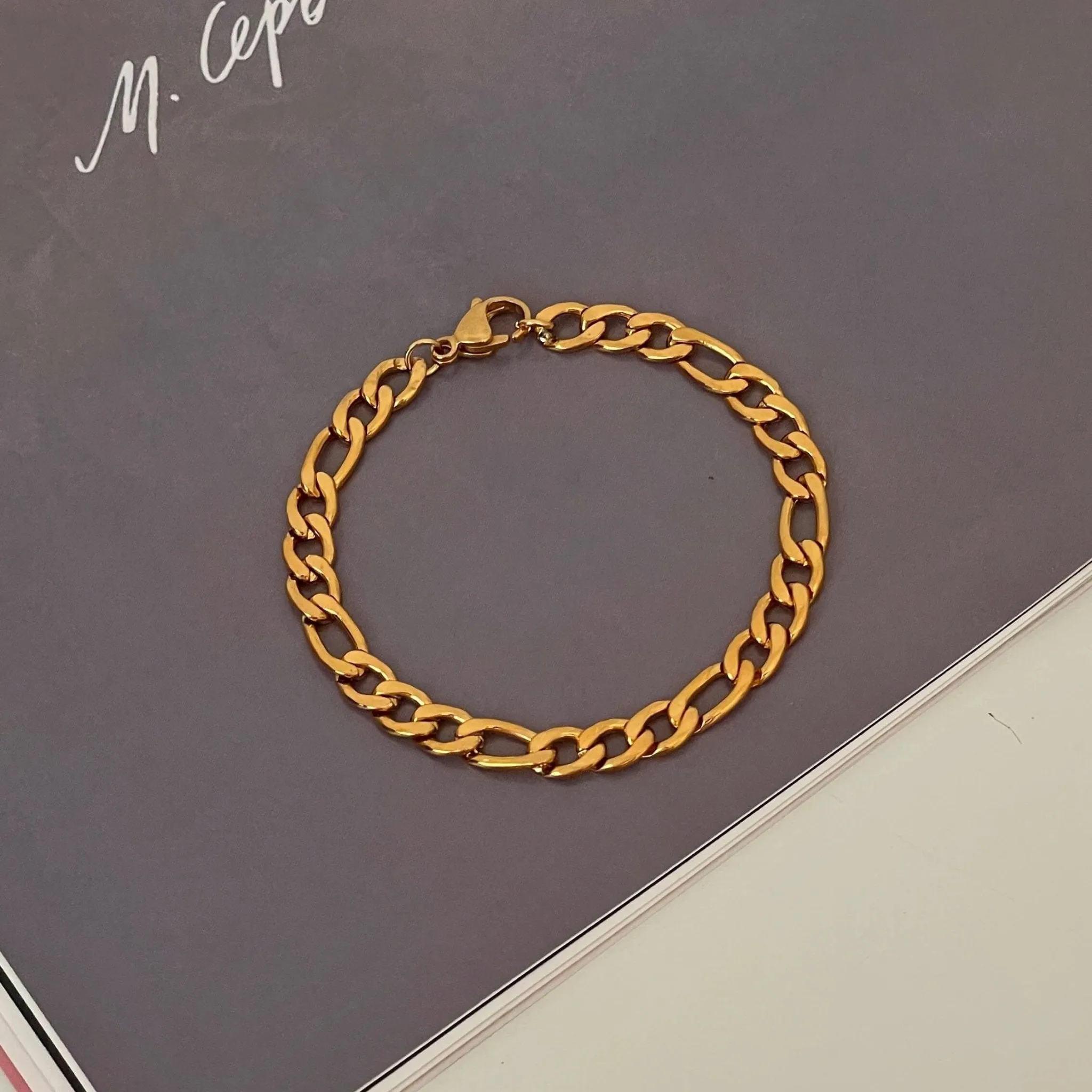 Figaro Chain Bracelet Gold