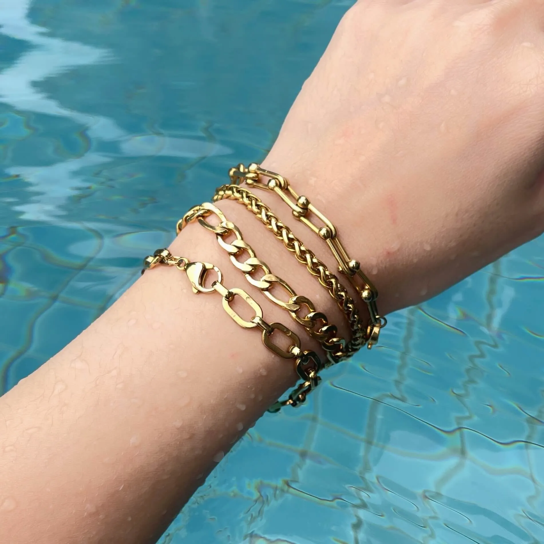 Figaro Chain Bracelet Gold