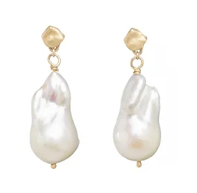 Finn Pearl Earrings