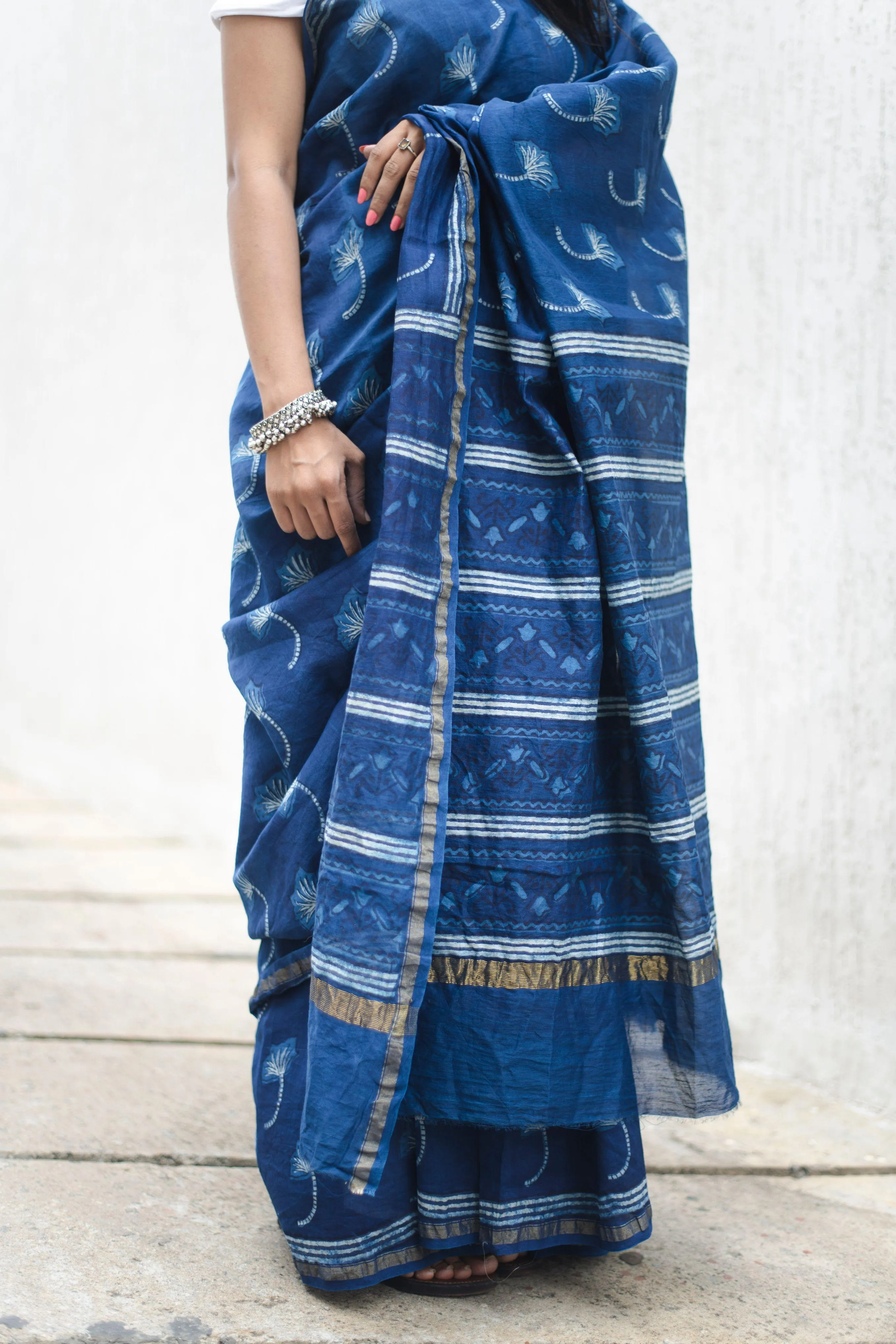 Kaisori Akola print Indigo saree