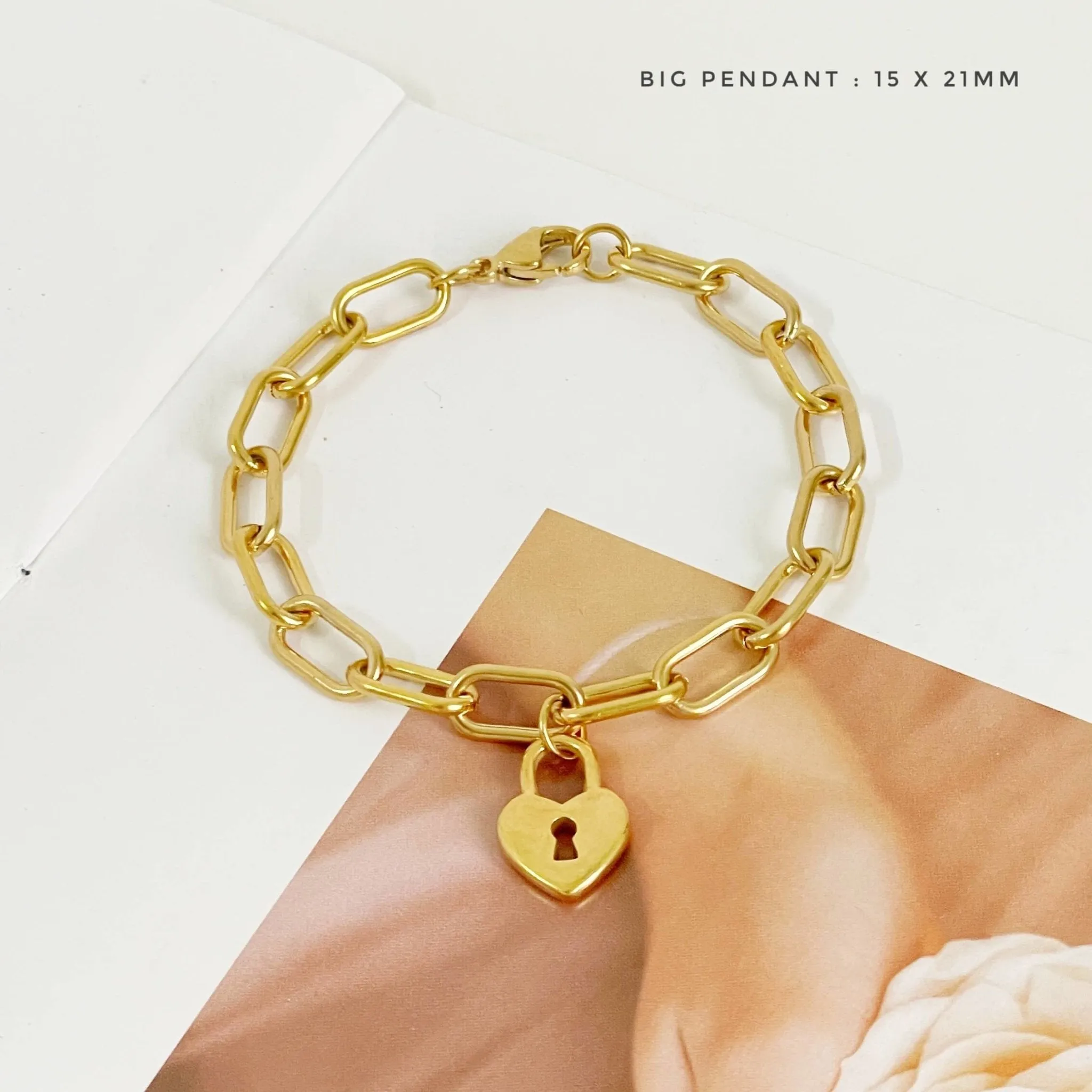 Love Oval Link Bracelet Gold