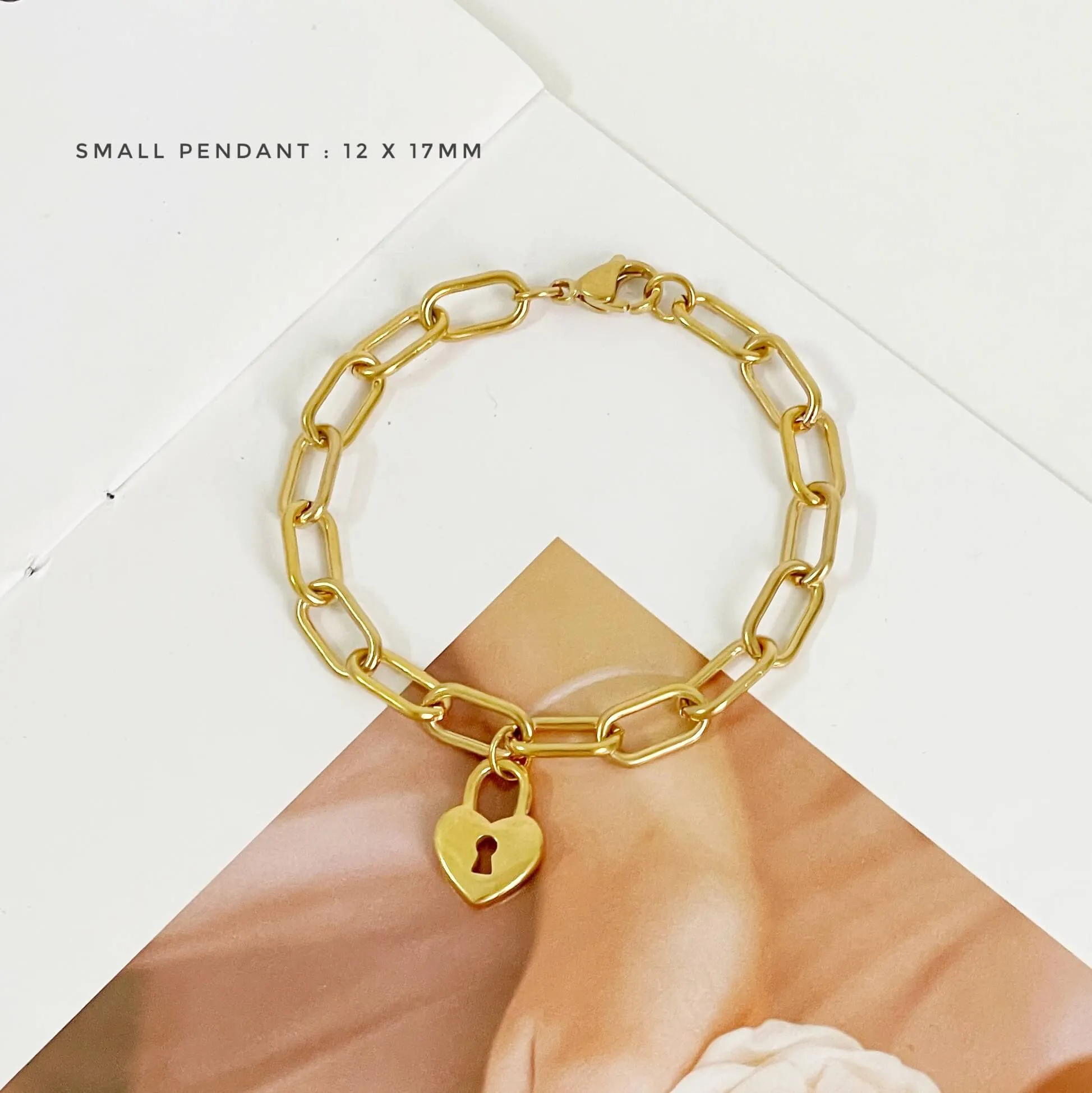 Love Oval Link Bracelet Gold