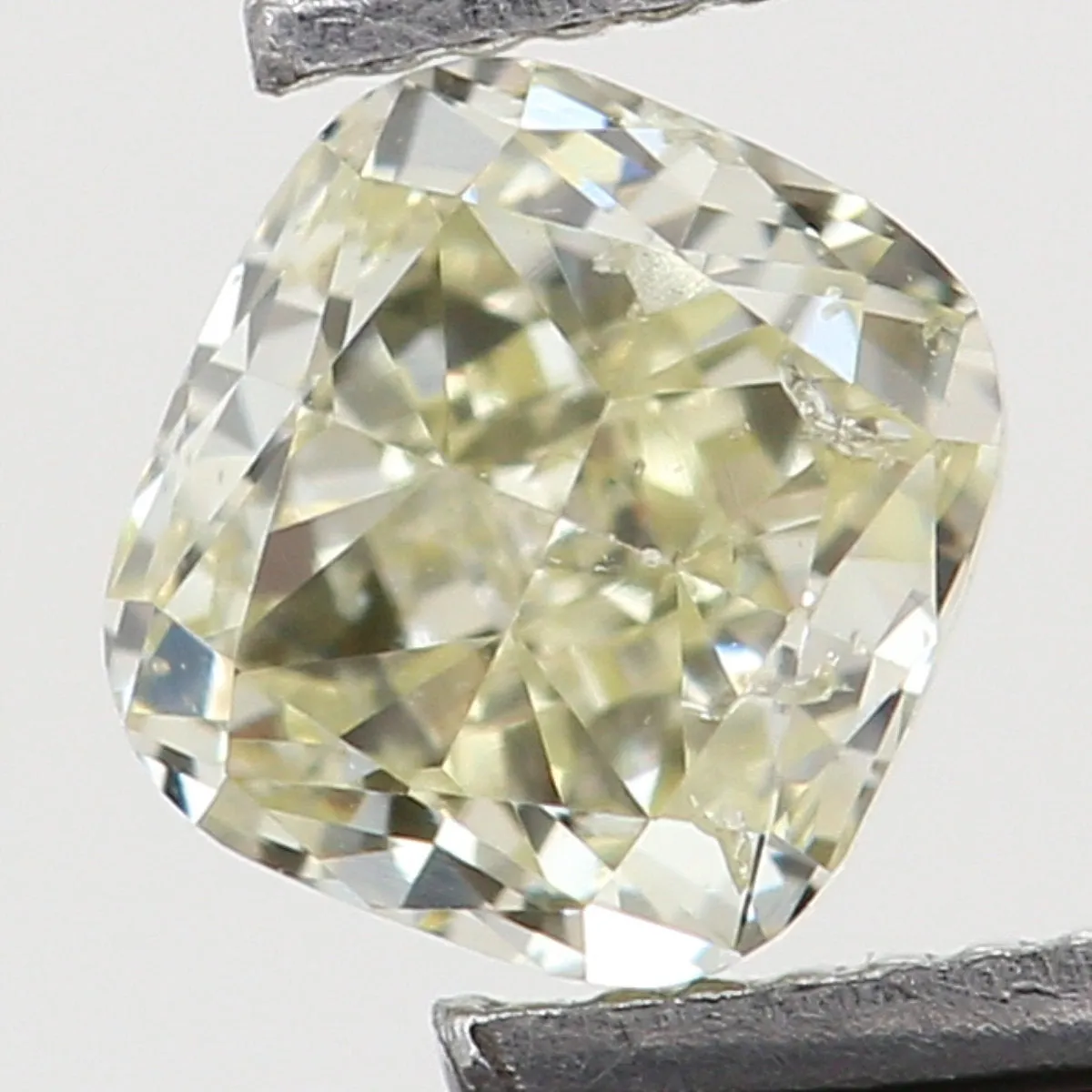 Natural Loose Diamond Cushion Yellow Color SI1 Clarity 3.20 MM 0.18 Ct L6458