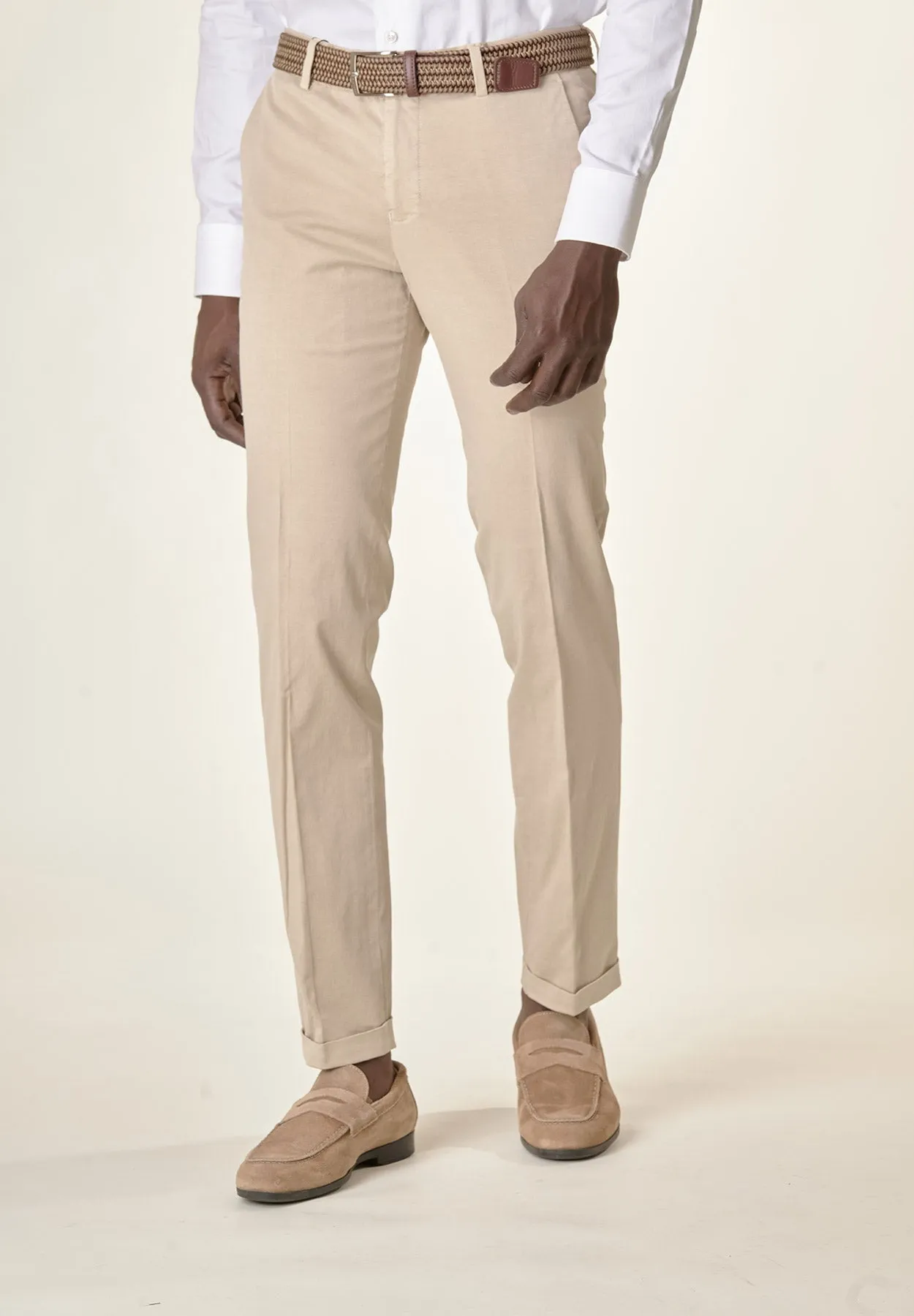 Pantalone beige risvolto cotone stretch slim fit