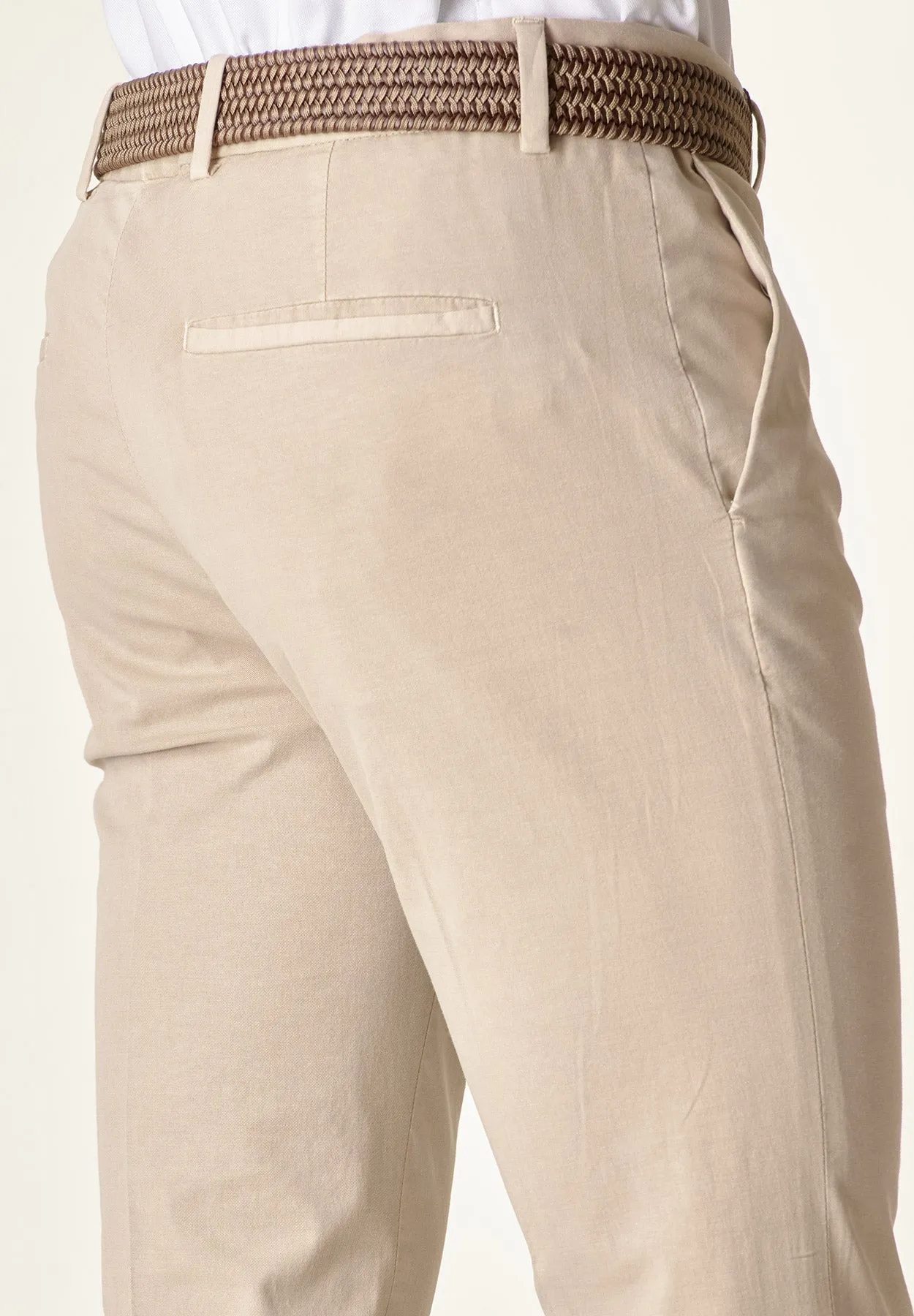 Pantalone beige risvolto cotone stretch slim fit