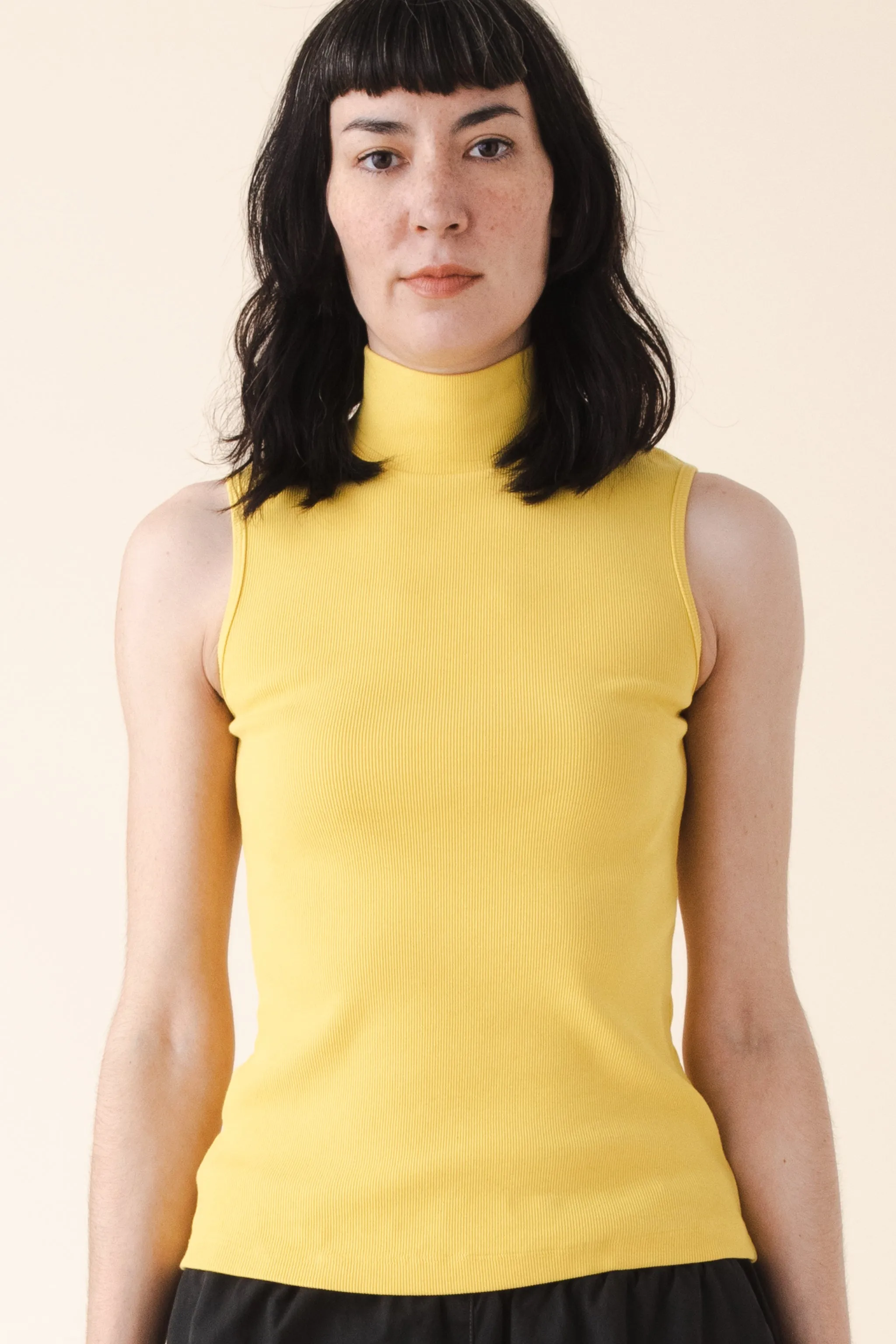 Sleeveless Mockneck in Taxi