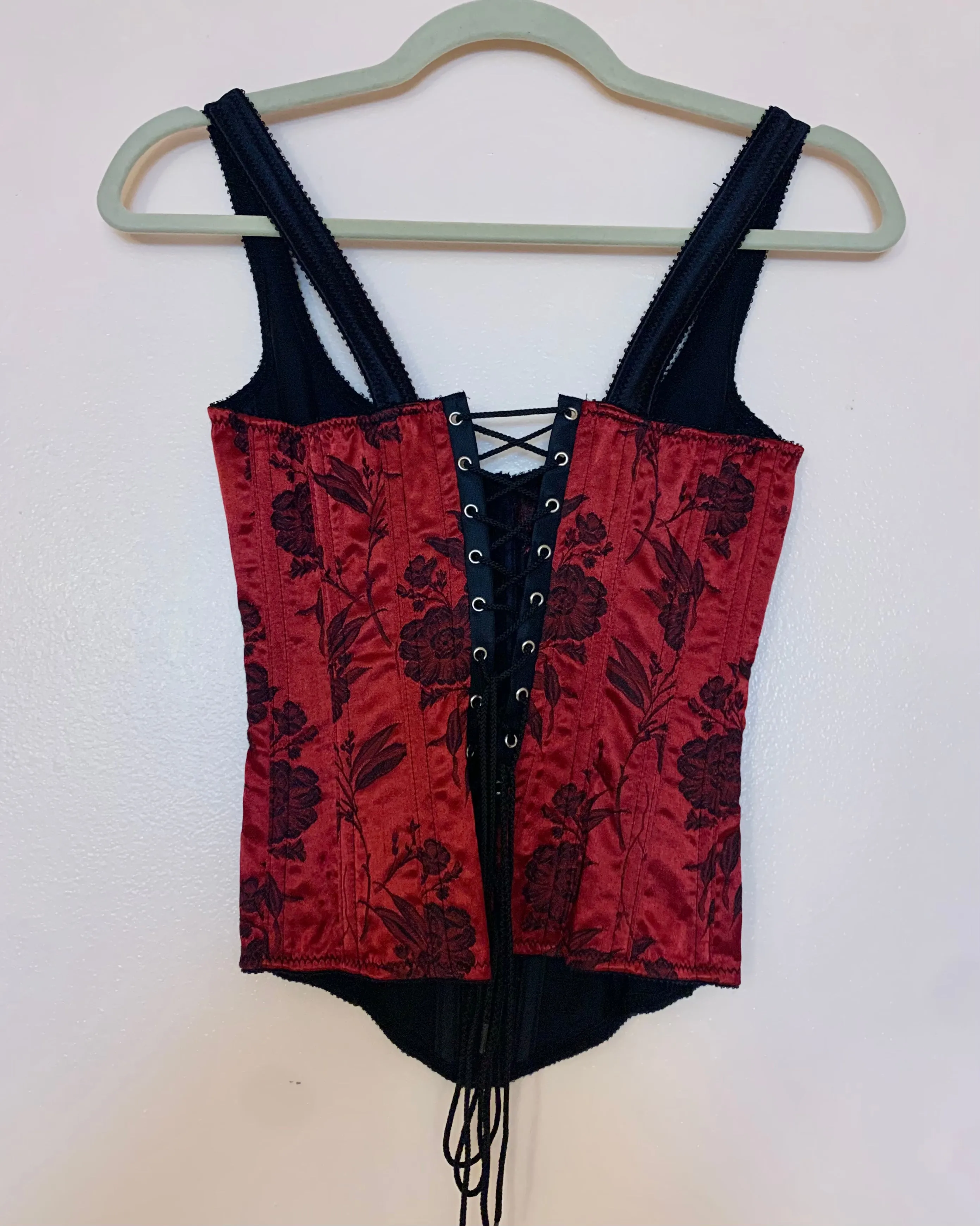 Vampy wine satin rose corset